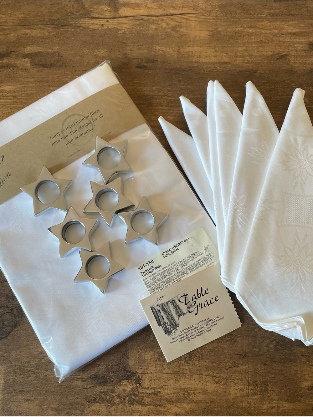White Star Napkin Ring Set with White Dinner Napkins, 100% cotton tablecloth
